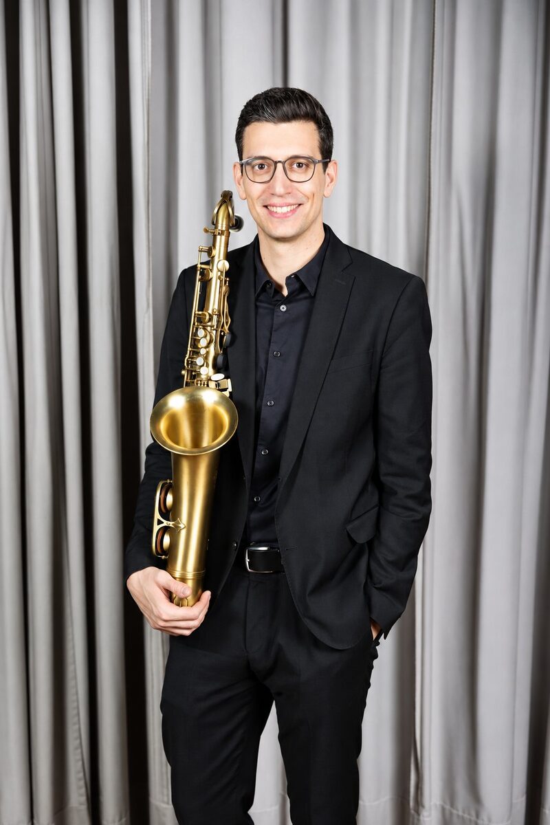Stefan, Saxophon und Piano bei Iris' Coffeeshop
